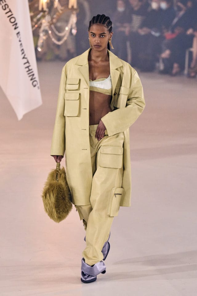 Какие женские пальто будут в моде осенью 2022
